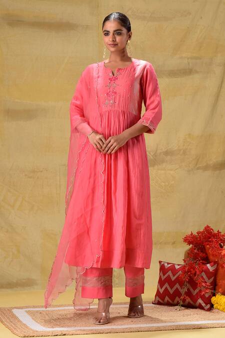 Gulabik Jaipur_Peach Chanderi, Organza Embroidery Split V-neck Sequence Kurta Set _at_Aza_Fashions