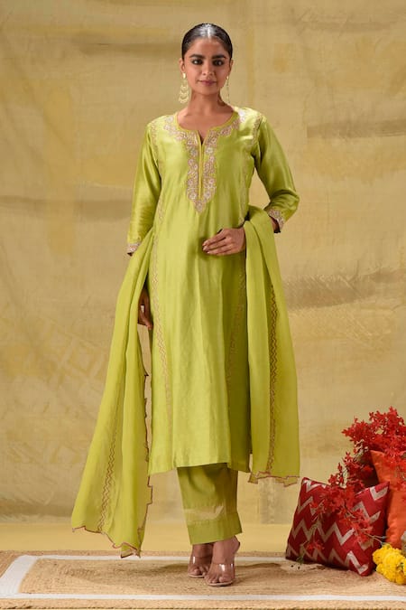 Gulabik Jaipur_Green Chanderi Embroidery Split V-neck Handwoven Kurta Set _Online_at_Aza_Fashions