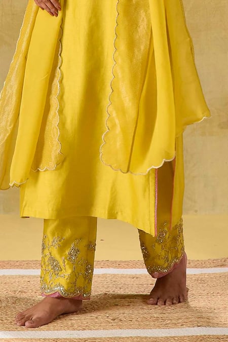 Gulabik Jaipur_Yellow Chanderi Embroidery V-neck Handloom Kurta Set _at_Aza_Fashions