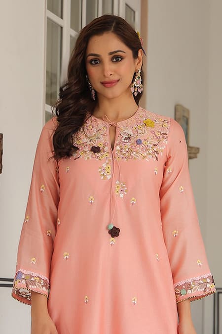Buy Label Niti Bothra Peach Cotton Embroidery Keyhole Neck Kurta Set Online at Aza Fashions Buy_Label Niti Bothra_Peach Cotton Embroidery Keyhole Neck Kurta Set _Online_at_Aza_Fashions