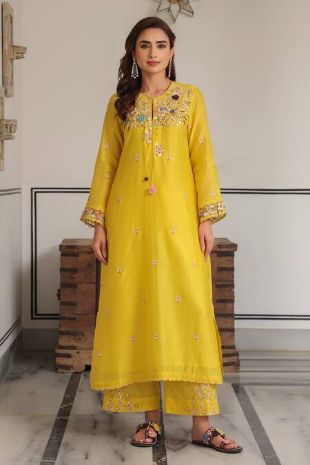 Buy_Label Niti Bothra_Yellow Cotton Embroidery Round Neck Floral Kurta Set _Online_at_Aza_Fashions