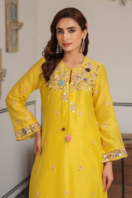 Shop_Label Niti Bothra_Yellow Cotton Embroidery Round Neck Floral Kurta Set _Online_at_Aza_Fashions