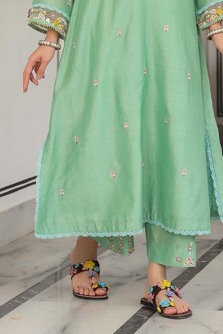 Label Niti Bothra Green Cotton Embroidery Round Neck Floral Kurta Set Online at Aza Fashions Label Niti Bothra_Green Cotton Embroidery Round Neck Floral Kurta Set _Online_at_Aza_Fashions