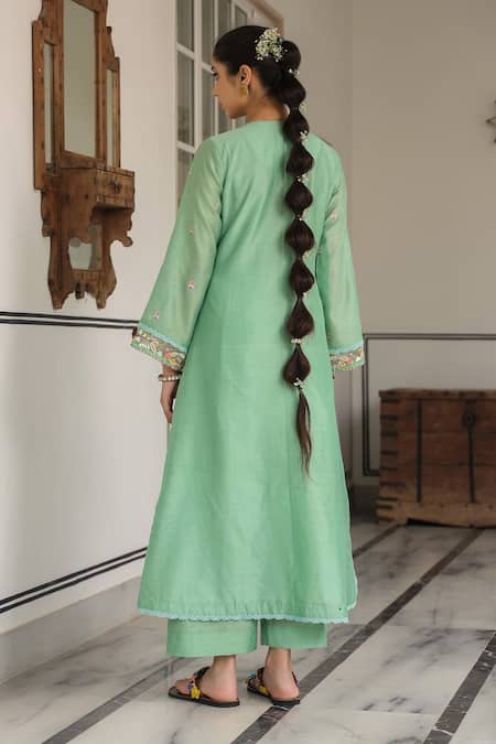 Shop_Label Niti Bothra_Green Cotton Embroidery Round Neck Floral Kurta Set _at_Aza_Fashions