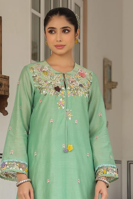 Buy Label Niti Bothra Green Cotton Embroidery Round Neck Floral Kurta Set Online at Aza Fashions Buy_Label Niti Bothra_Green Cotton Embroidery Round Neck Floral Kurta Set _Online_at_Aza_Fashions
