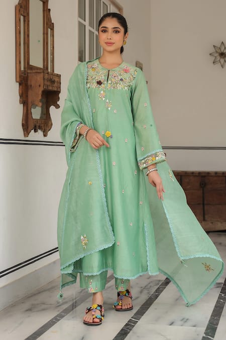Shop_Label Niti Bothra_Green Cotton Embroidery Round Neck Floral Kurta Set 