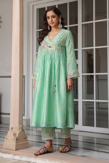 Buy_Label Niti Bothra_Green Silk, Chanderi Beads V-neck Floral Thread Embroidered Anarkali Set _Online_at_Aza_Fashions