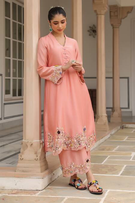 Label Niti Bothra_Peach Cotton Embroidery V-neck Floral Kurta Set _at_Aza_Fashions