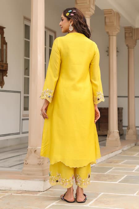 Shop_Label Niti Bothra_Yellow Cotton Embroidery V-neck Floral Kurta Set _at_Aza_Fashions