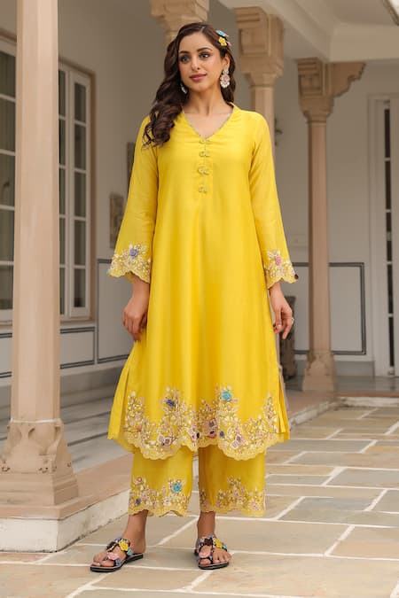 Label Niti Bothra_Yellow Cotton Embroidery V-neck Floral Kurta Set _at_Aza_Fashions