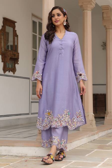 Label Niti Bothra_Purple Silk, Chanderi Beads, Embroidery V-neck Floral Threadwork Kurta Set _Online_at_Aza_Fashions