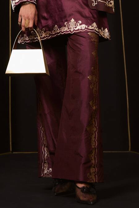 Ekaya Banaras_Maroon Silk Embroidery V-neck Kadhwa Banarasi Kurta Set _Online_at_Aza_Fashions