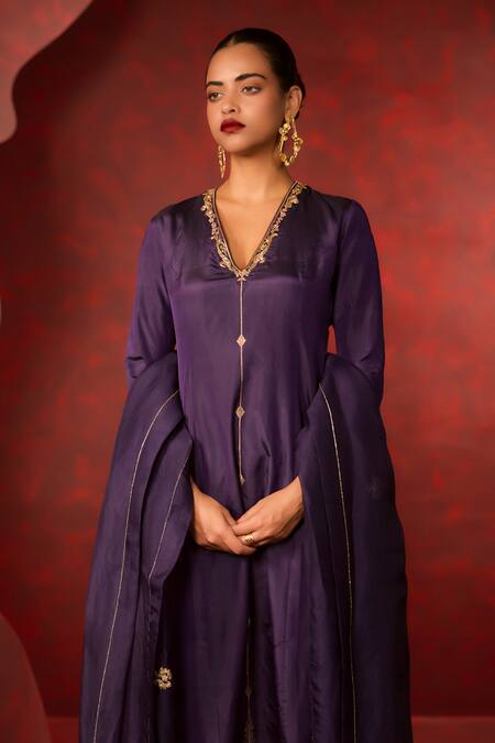 Ekaya Banaras_Navy Silk Zari, Embroidery V-neck Handwoven Kurta Set _Online_at_Aza_Fashions