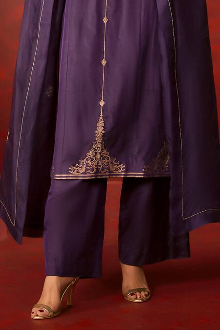 Buy_Ekaya Banaras_Navy Silk Zari, Embroidery V-neck Handwoven Kurta Set _Online_at_Aza_Fashions