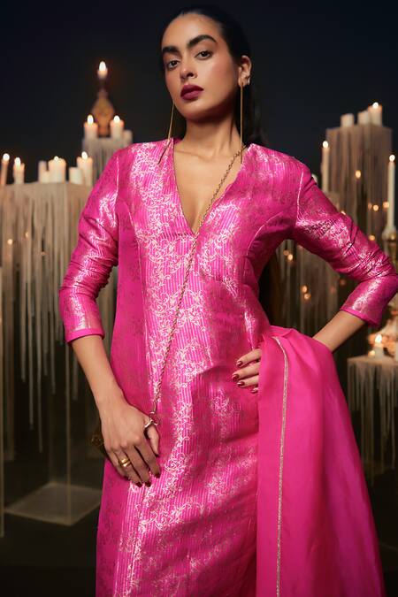 Ekaya Banaras_Pink , Chanderi Cut Work, Embroidery V-neck Cutwork Banarasi Kurta Set_Online_at_Aza_Fashions