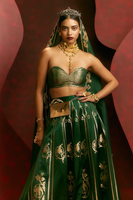Buy_Ekaya Banaras_Green Silk, Brocade Zari, Embroidery Sweetheart Neck Kadhwa Banarasi Lehenga Set_Online_at_Aza_Fashions