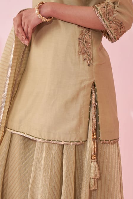 Studio Bagechaa Green Chanderi, Organza Embroidery Round Neck Gehna Sharara Set Online at Aza Fashions Studio Bagechaa_Green Chanderi, Organza Embroidery Round Neck Gehna Sharara Set _Online_at_Aza_Fashions