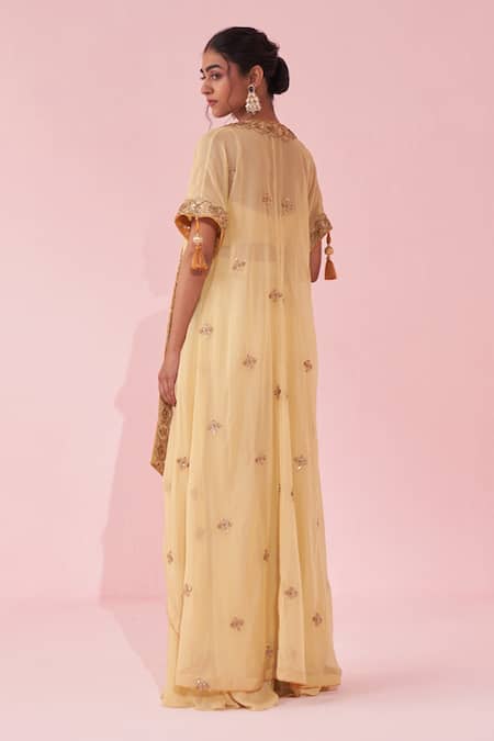Shop Studio Bagechaa Yellow Georgette, Kota Doria Zari, Embroidery Scoop Neck Guldana Cape Set at Aza Fashions Shop_Studio Bagechaa_Yellow Georgette, Kota Doria Zari, Embroidery Scoop Neck Guldana Cape Set _at_Aza_Fashions