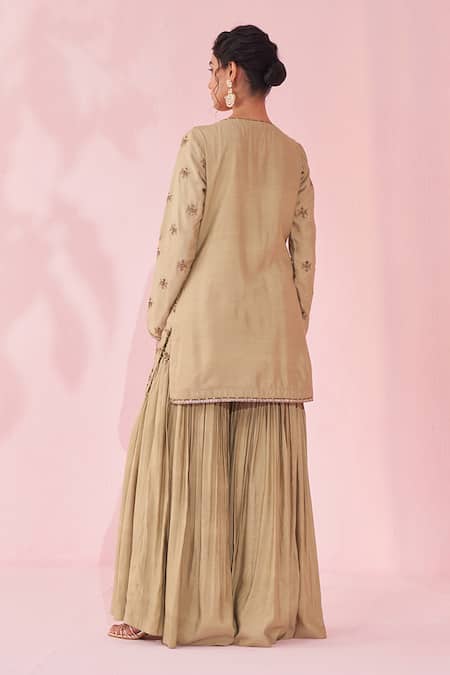 Shop Studio Bagechaa Green Kota Doria Zari, Sequins, Embroidery V-neck Gazal Sharara Set at Aza Fashions Shop_Studio Bagechaa_Green Kota Doria Zari, Sequins, Embroidery V-neck Gazal Sharara Set _at_Aza_Fashions