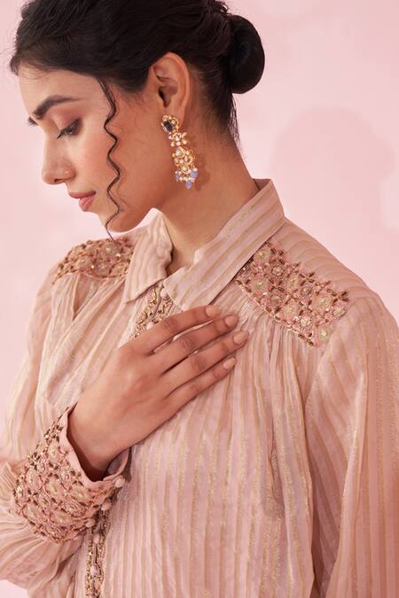 Studio Bagechaa Blush Organza, Kota Doria Embroidery, Zari Collared, Round Pink Shirt Pant Set Online at Aza Fashions Studio Bagechaa_Blush Organza, Kota Doria Embroidery, Zari Collared, Round Pink Shirt Pant Set _Online_at_Aza_Fashions