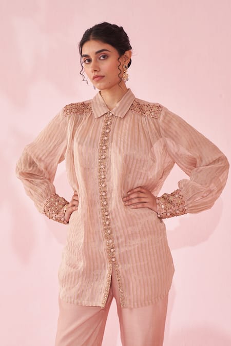 Studio Bagechaa Blush Organza, Kota Doria Embroidery, Zari Collared, Round Pink Shirt Pant Set at Aza Fashions Studio Bagechaa_Blush Organza, Kota Doria Embroidery, Zari Collared, Round Pink Shirt Pant Set _at_Aza_Fashions