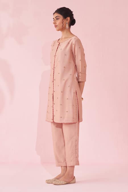 Studio Bagechaa_Blush Chanderi Embroidery Round Neck Pink Kurta And Pants Set _Online_at_Aza_Fashions