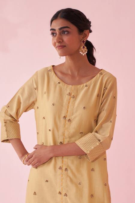 Studio Bagechaa Yellow Chanderi Zari Round Neck Gulbadam Embroidered Kurta Set Online at Aza Fashions Studio Bagechaa_Yellow Chanderi Zari Round Neck Gulbadam Embroidered Kurta Set _Online_at_Aza_Fashions