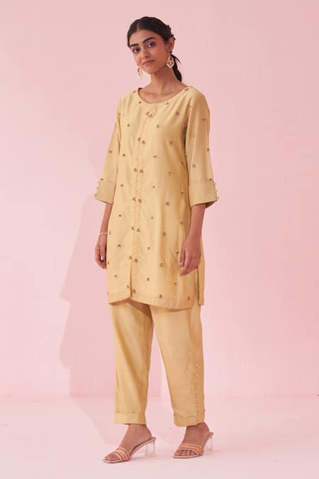 Buy Studio Bagechaa Yellow Chanderi Zari Round Neck Gulbadam Embroidered Kurta Set Online at Aza Fashions Buy_Studio Bagechaa_Yellow Chanderi Zari Round Neck Gulbadam Embroidered Kurta Set _Online_at_Aza_Fashions