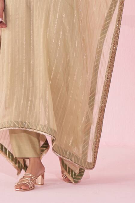 Buy_Studio Bagechaa_Green Organza Embroidery Round Neck Gulzaar Kaftan Set _Online_at_Aza_Fashions