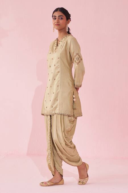 Buy_Studio Bagechaa_Green Chanderi, Crepe Tassels Round Neck Embroidered Kurta Set With Tulip Pants _Online_at_Aza_Fashions