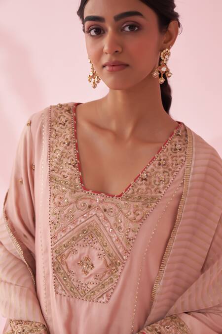 Shop_Studio Bagechaa_Blush Crepe, Organza, Kota Doria Embroidery V-neck Gulnar Pink Kurta Set 