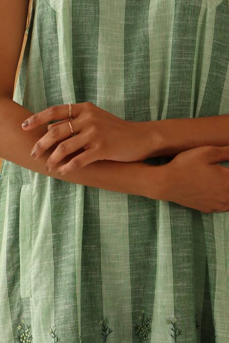 Buy_Banera_Green Handloom Cotton Embroidery Halter Neck Floral Dress _Online_at_Aza_Fashions