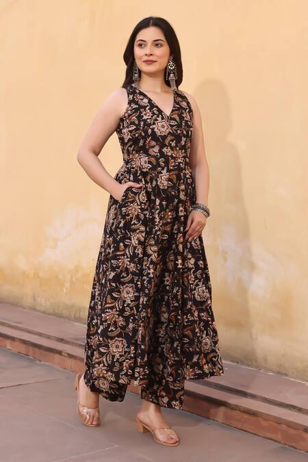 ASRUMO Black Cotton Embroidery V-neck Printed Jaali Patels Anarkali Set Online at Aza Fashions ASRUMO_Black Cotton Embroidery V-neck Printed Jaali Patels Anarkali Set_Online_at_Aza_Fashions