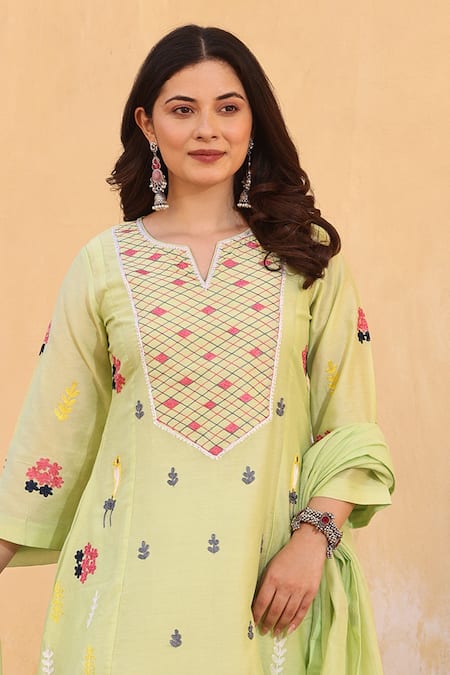 Buy ASRUMO Green Chanderi Embroidery V-neck Aari Kurta Set Online at Aza Fashions Buy_ASRUMO_Green Chanderi Embroidery V-neck Aari Kurta Set _Online_at_Aza_Fashions