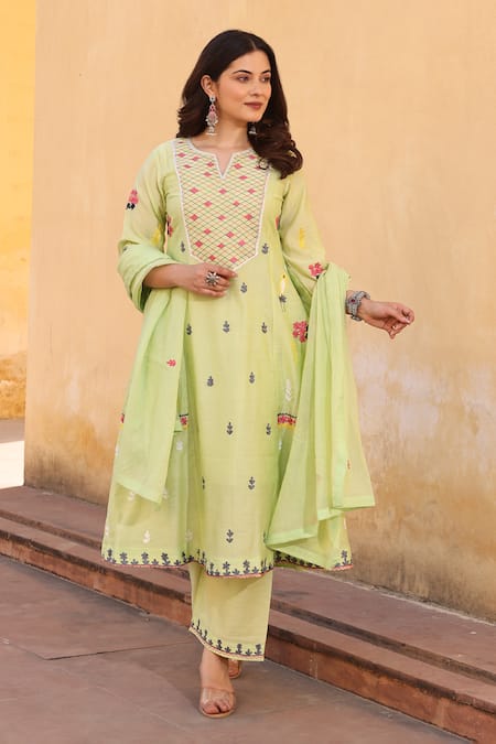 ASRUMO Green Chanderi Embroidery V-neck Aari Kurta Set at Aza Fashions ASRUMO_Green Chanderi Embroidery V-neck Aari Kurta Set _at_Aza_Fashions