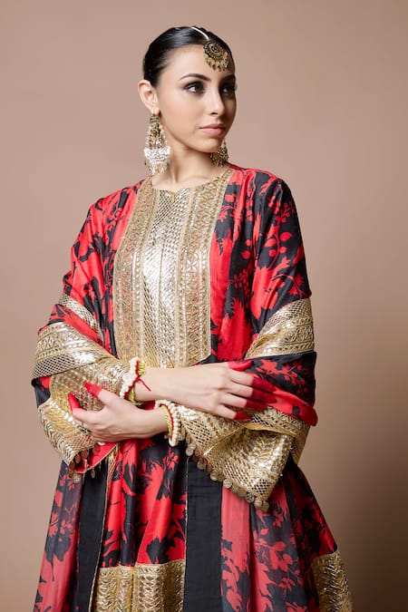 Shop_Ranbir Mukherjee Calcutta_Red Silk Gota Patti Round Neck And Black Suzani Kurta Set _Online_at_Aza_Fashions