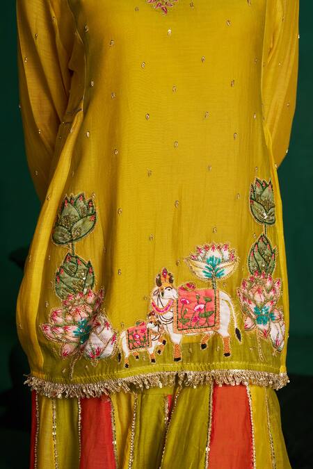 Hirika & Dhruti Yellow Chanderi, Organza Embroidery V-neck Two Tone Patchwork Kurta Set at Aza Fashions Hirika & Dhruti_Yellow Chanderi, Organza Embroidery V-neck Two Tone Patchwork Kurta Set _at_Aza_Fashions