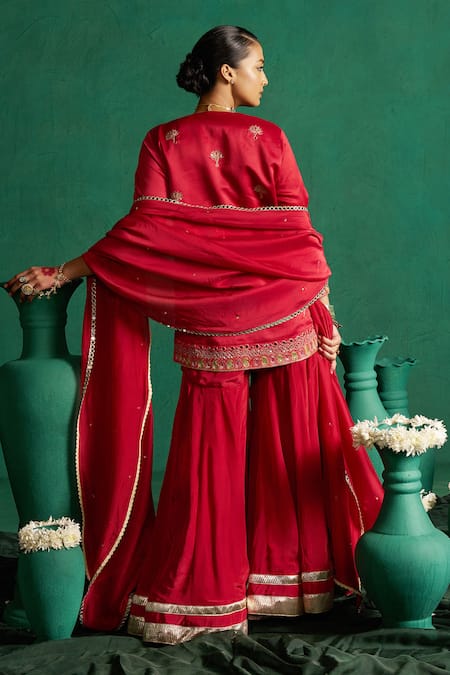 Shop Hirika & Dhruti Red Silk, Chanderi, Crepe, Organza Embroidery, Hand Kurta Set With Dupatta at Aza Fashions Shop_Hirika & Dhruti_Red Silk, Chanderi, Crepe, Organza Embroidery, Hand Kurta Set With Dupatta _at_Aza_Fashions