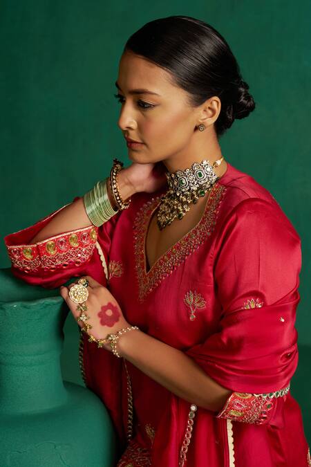 Hirika & Dhruti Red Silk, Chanderi, Crepe, Organza Embroidery, Hand Kurta Set With Dupatta Online at Aza Fashions Hirika & Dhruti_Red Silk, Chanderi, Crepe, Organza Embroidery, Hand Kurta Set With Dupatta _Online_at_Aza_Fashions