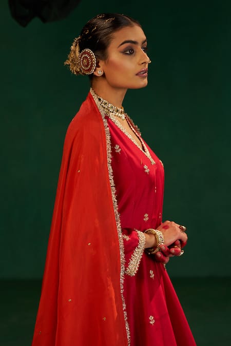 Hirika & Dhruti Silk Embroidered Kurta Set 