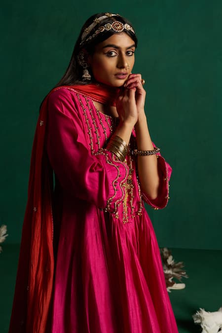Hirika & Dhruti Pink Silk, Cotton, Chanderi Embroidery Round Neck Hand Kurta Set With Dupatta Online at Aza Fashions Hirika & Dhruti_Pink Silk, Cotton, Chanderi Embroidery Round Neck Hand Kurta Set With Dupatta _Online_at_Aza_Fashions