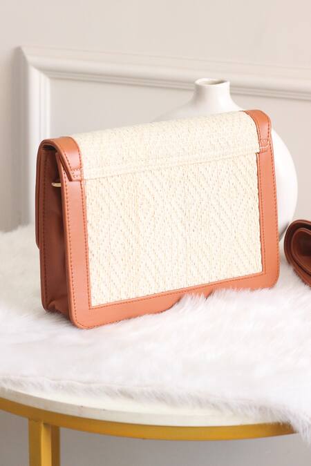 Boxwish By Bhumika Off White Jacquard Abstract Pattern Sling Bag Online at Aza Fashions Boxwish By Bhumika_Off White Jacquard Abstract Pattern Sling Bag _Online_at_Aza_Fashions