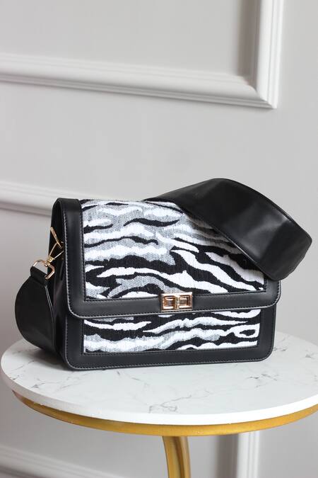 Buy Boxwish By Bhumika Black Jacquard Abstract Pattern Sling Bag Buy_Boxwish By Bhumika_Black Jacquard Abstract Pattern Sling Bag