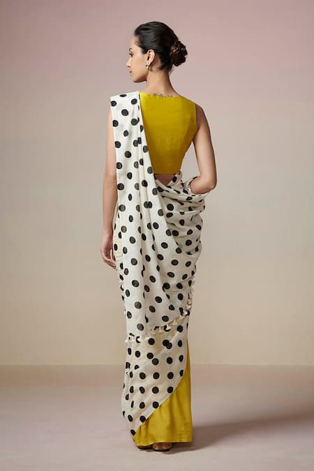 Shop Dressfolk Lavender Handloom Cotton Tassels Polka Dot Saree With Running Blouse at Aza Fashions Shop_Dressfolk_Lavender Handloom Cotton Tassels Polka Dot Saree With Running Blouse_at_Aza_Fashions