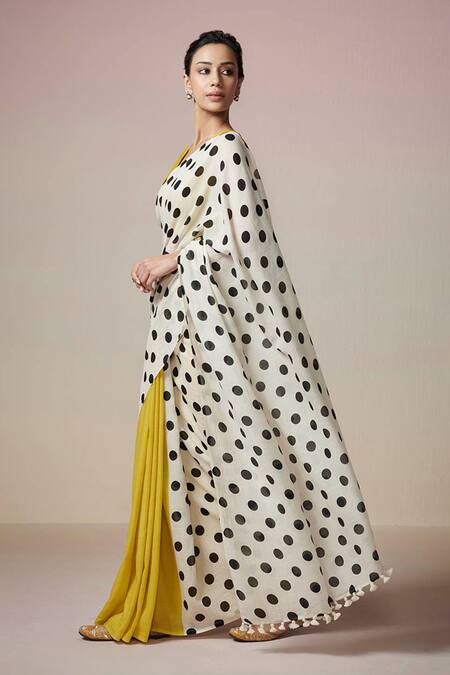 Dressfolk Lavender Handloom Cotton Tassels Polka Dot Saree With Running Blouse Online at Aza Fashions Dressfolk_Lavender Handloom Cotton Tassels Polka Dot Saree With Running Blouse_Online_at_Aza_Fashions