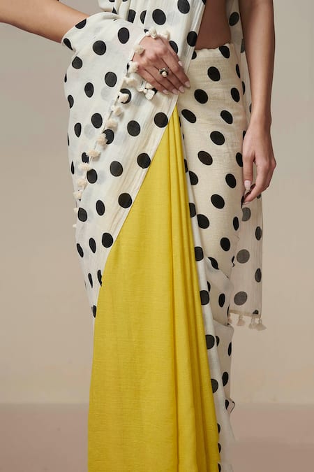 Buy Dressfolk Lavender Handloom Cotton Tassels Polka Dot Saree With Running Blouse Online at Aza Fashions Buy_Dressfolk_Lavender Handloom Cotton Tassels Polka Dot Saree With Running Blouse_Online_at_Aza_Fashions