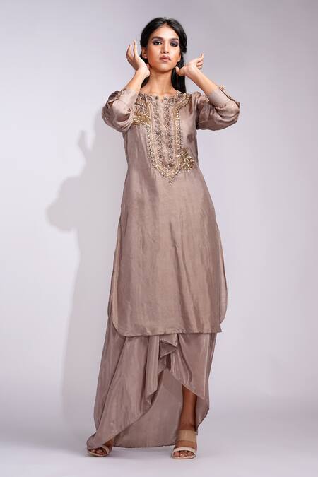 Shruti S_Brown Silk Embroidery Round Neck Pathani Kurta Set _Online_at_Aza_Fashions
