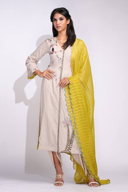 Shruti S_Beige Cotton Embroidery V-neck And Green Designer Kurta Set _Online_at_Aza_Fashions