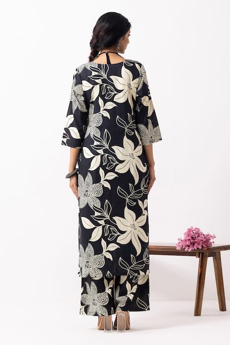 Shop_The Indian Cause_Black Cotton Sequins V-neck Block Printed Mira Kurta Set _at_Aza_Fashions