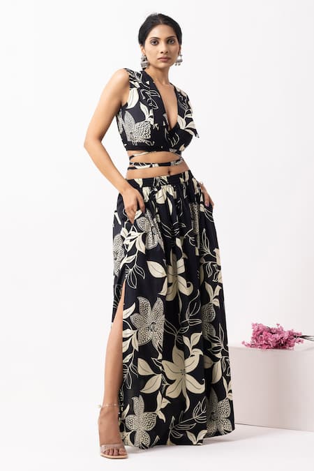 Buy_The Indian Cause_Black Cotton V-neck Floral Block Printed Co-ord Set _Online_at_Aza_Fashions